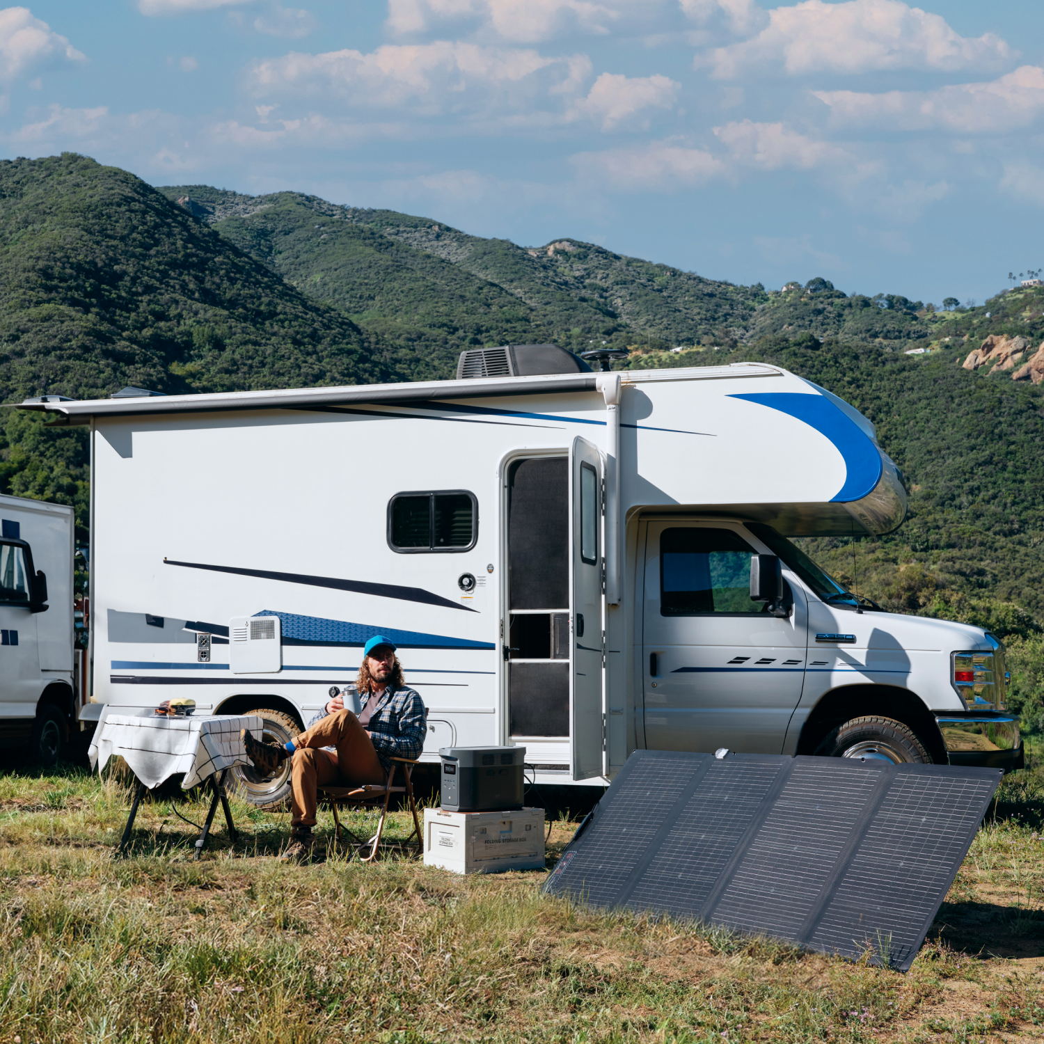 Load image into Gallery viewer, EcoFlow DELTA 2 Max Solar Generator (PV220W)